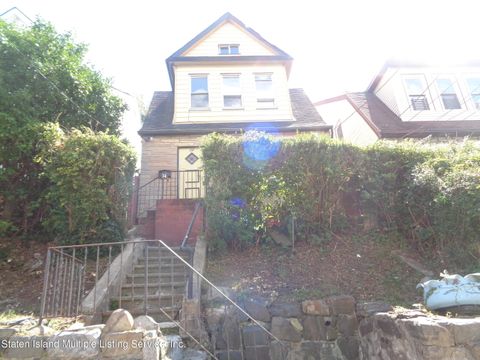 Photo of 34 Fillmore Street, Staten Island, NY 10301 (MLS # 1157745)