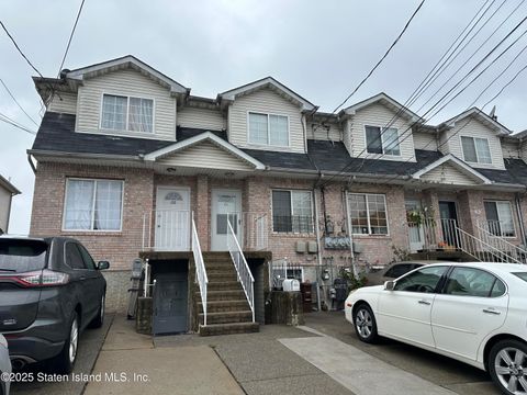 Photo of 104 S South Avenue, Staten Island, NY 10303 (MLS # 2505993)