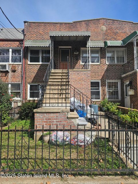 Photo of 583 E 86th Street, Brooklyn, NY 11236 (MLS # 2505789)