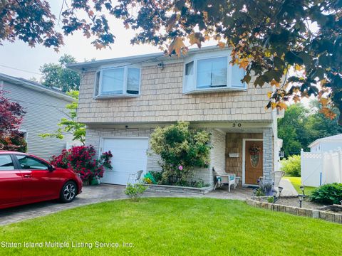 Photo of 30 Carreau Avenue, Staten Island, NY 10314 (MLS # 1162295)
