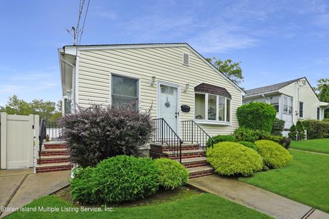 Photo of 56 Pacific Avenue, Staten Island, NY 10312 (MLS # 1164545)