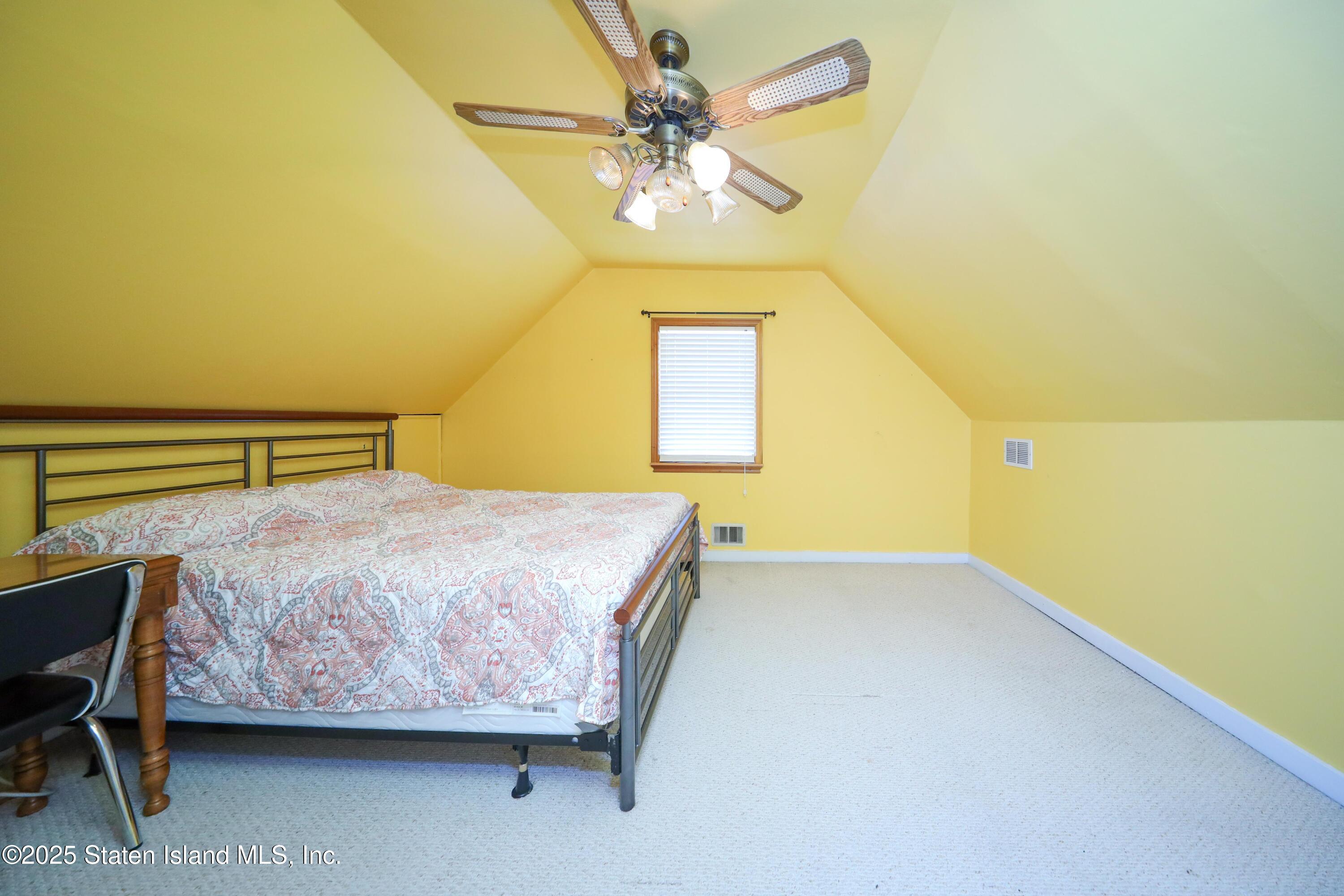 192 Gansevoort Boulevard, Staten Island, New York image 18