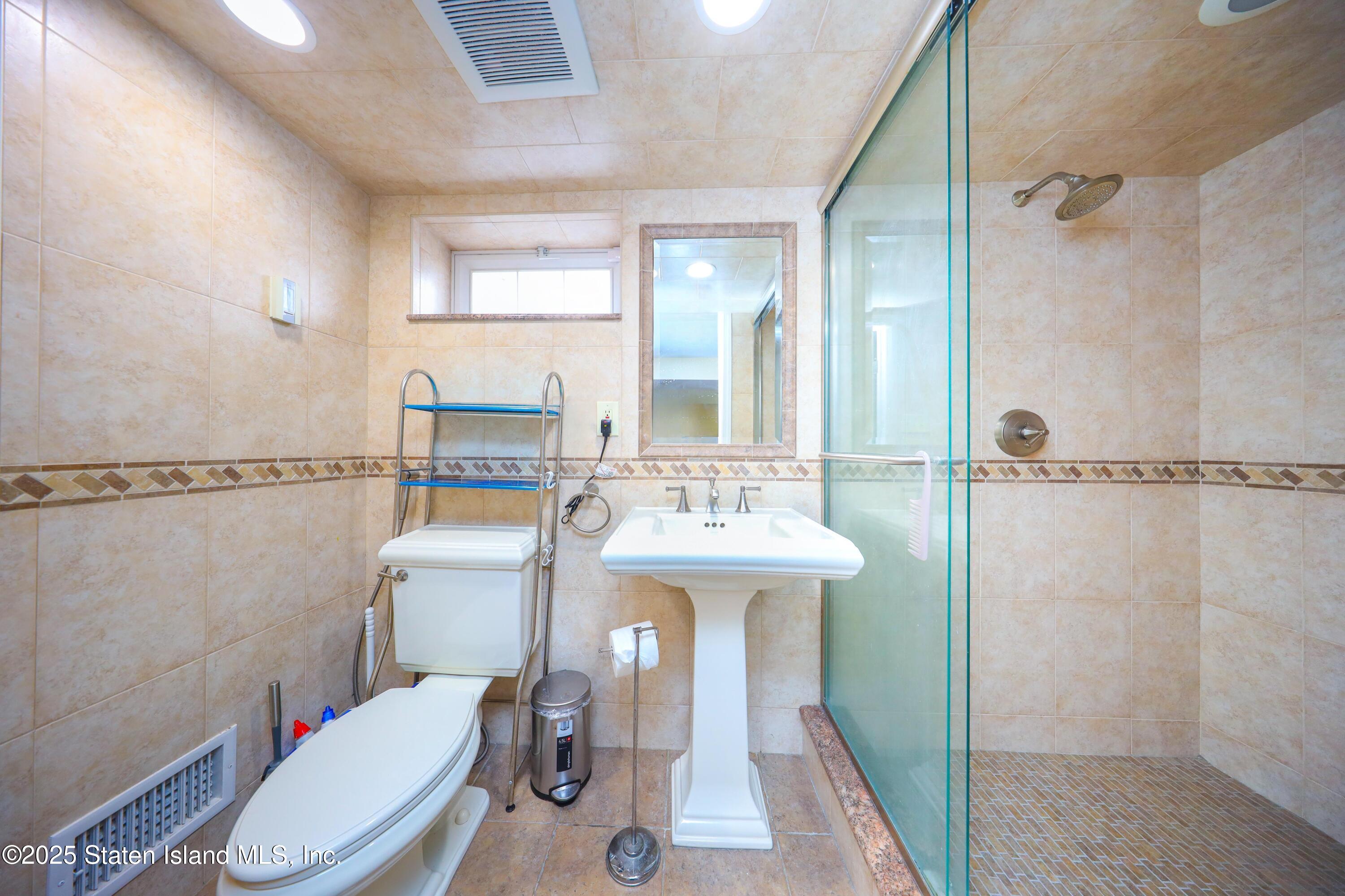 192 Gansevoort Boulevard, Staten Island, New York image 10