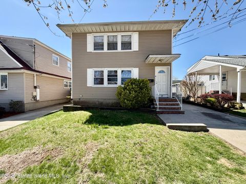 Photo of 36 Pacific Avenue, Staten Island, NY 10312 (MLS # 2601894)