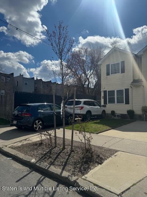 Photo of 274 Walker Street, Staten Island, NY 10303 (MLS # 2401558)