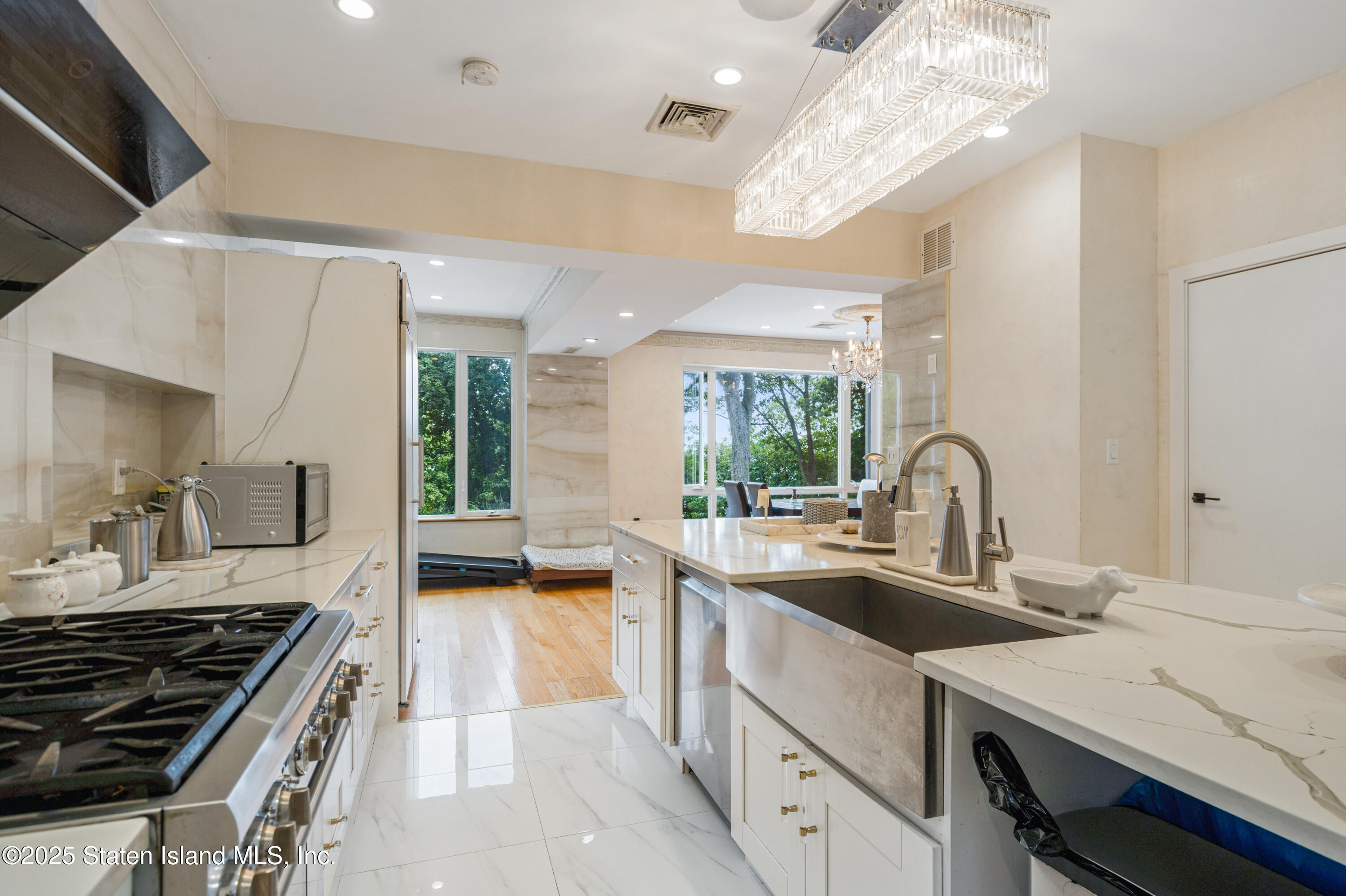 363 Howard Avenue, Staten Island, New York image 10