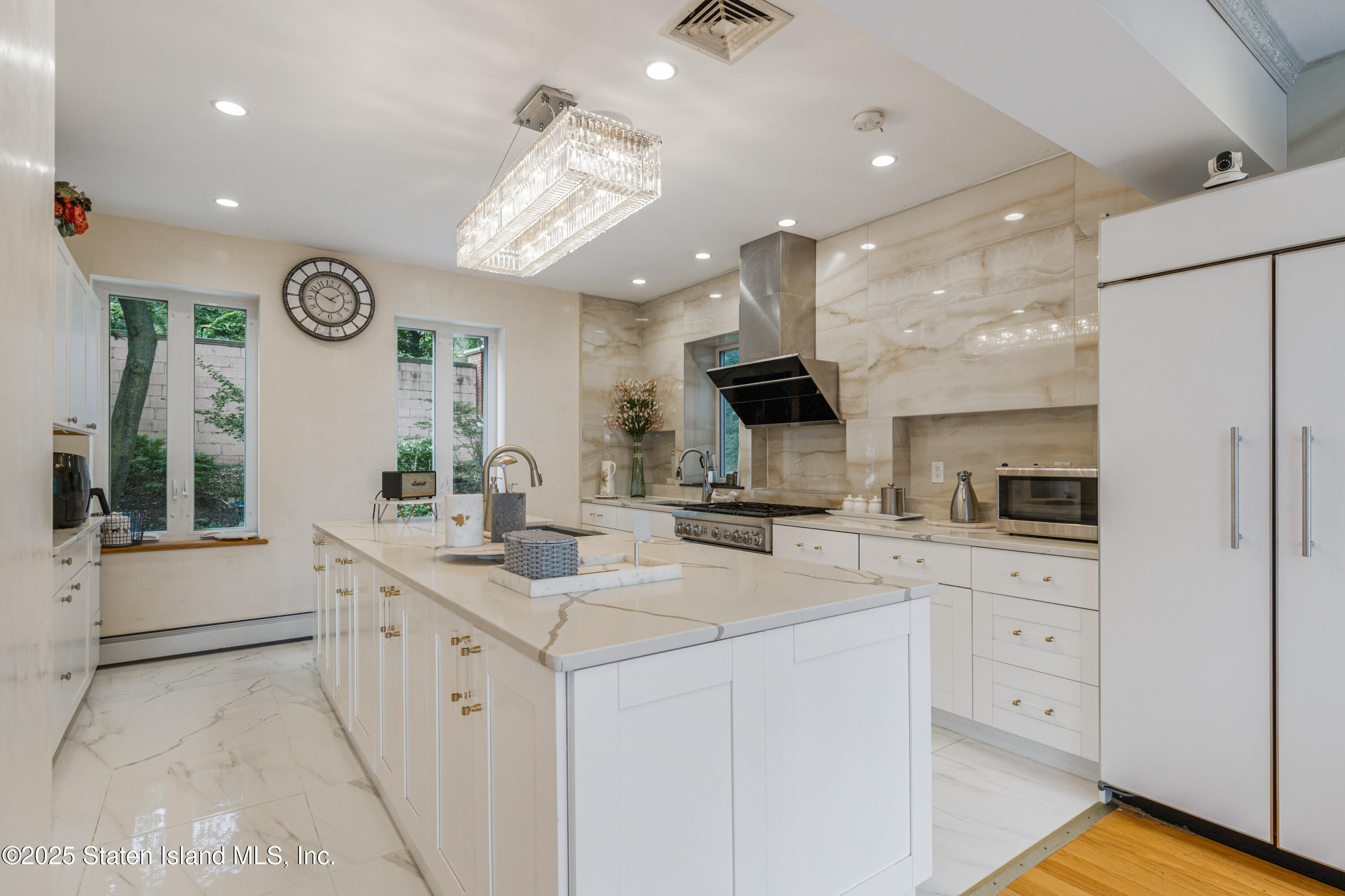 363 Howard Avenue, Staten Island, New York image 9