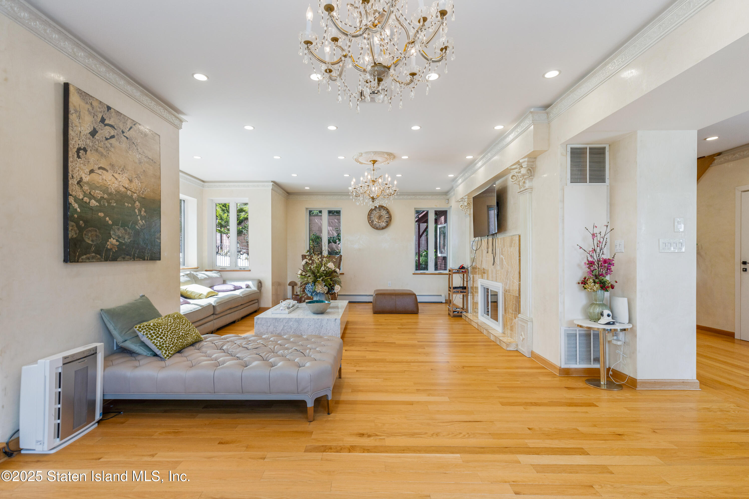 363 Howard Avenue, Staten Island, New York image 3