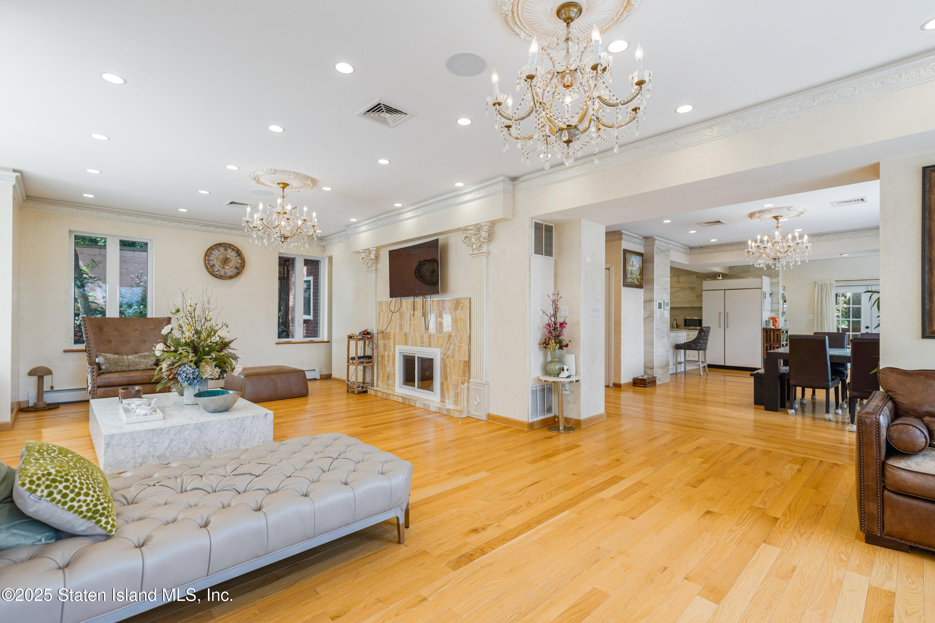 363 Howard Avenue, Staten Island, New York image 2