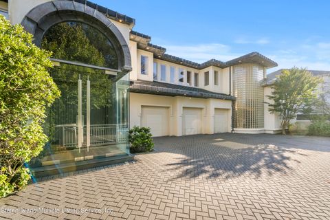 Photo of 68 Bayview Terrace, Staten Island, NY 10312 (MLS # 1164874)