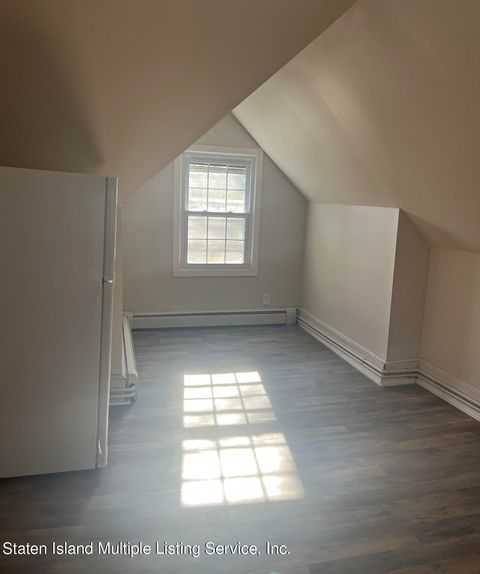 Photo of 75 Fort Place #2, Staten Island, NY 10301 (MLS # 2400055)