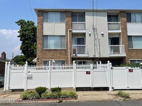 Photo of 67 Husson Street, Staten Island, NY 10305 (MLS # 2504464)