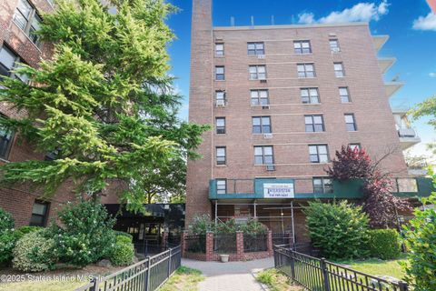 Photo of 145 Lincoln Avenue #2k, Staten Island, NY 10306 (MLS # 2506159)