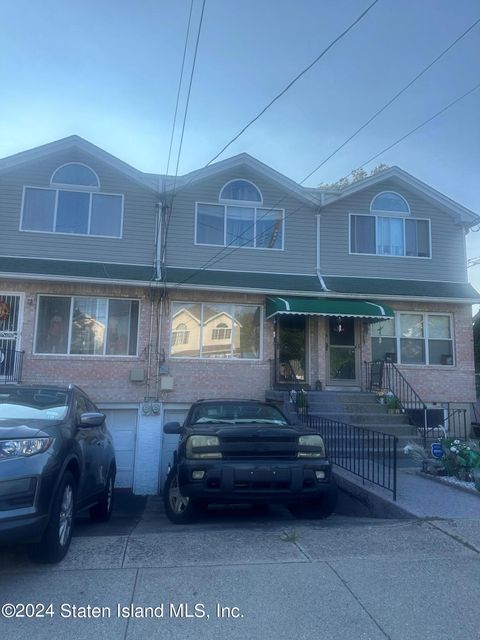 Photo of 64 Gridley Avenue, Staten Island, NY 10303 (MLS # 2405329)