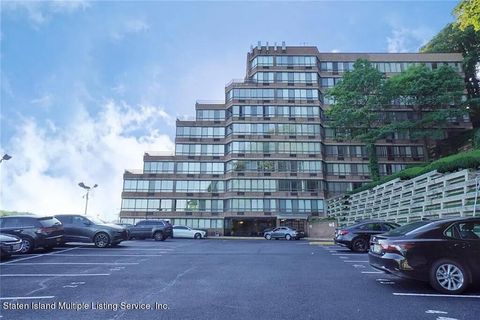 Photo of 755 Narrows Road Rd N #607, Staten Island, NY 10304 (MLS # 1160299)