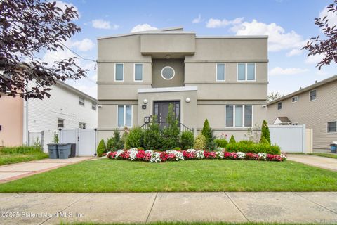 Photo of 15 Boone Street, Staten Island, NY 10314 (MLS # 2502256)