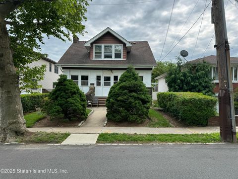 Photo of 132 Hamden Avenue, Staten Island, NY 10306 (MLS # 2503415)