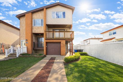 Photo of 276 Elverton Avenue, Staten Island, NY 10308 (MLS # 2601966)