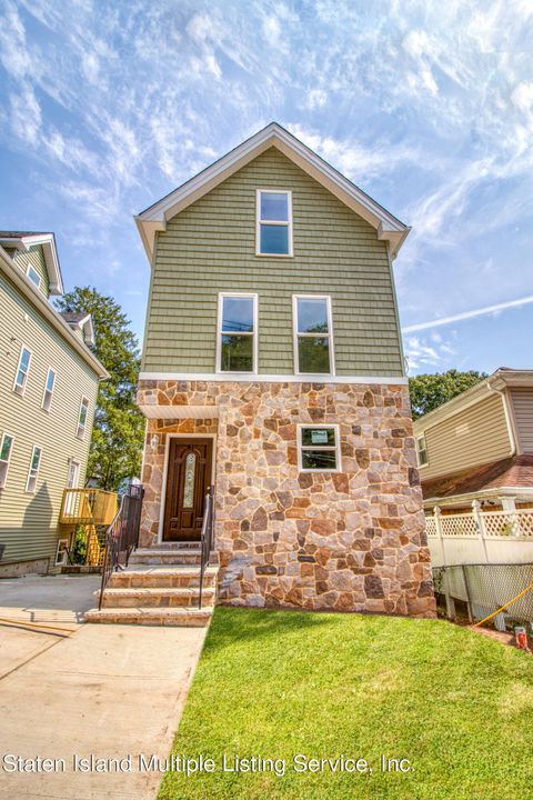 Photo of 75 Cedar Terrace, Staten Island, NY 10304 (MLS # 1161828)