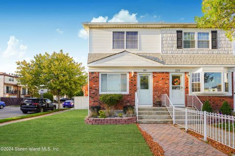 Photo of 331 Lamoka Avenue, Staten Island, NY 10308 (MLS # 2405668)