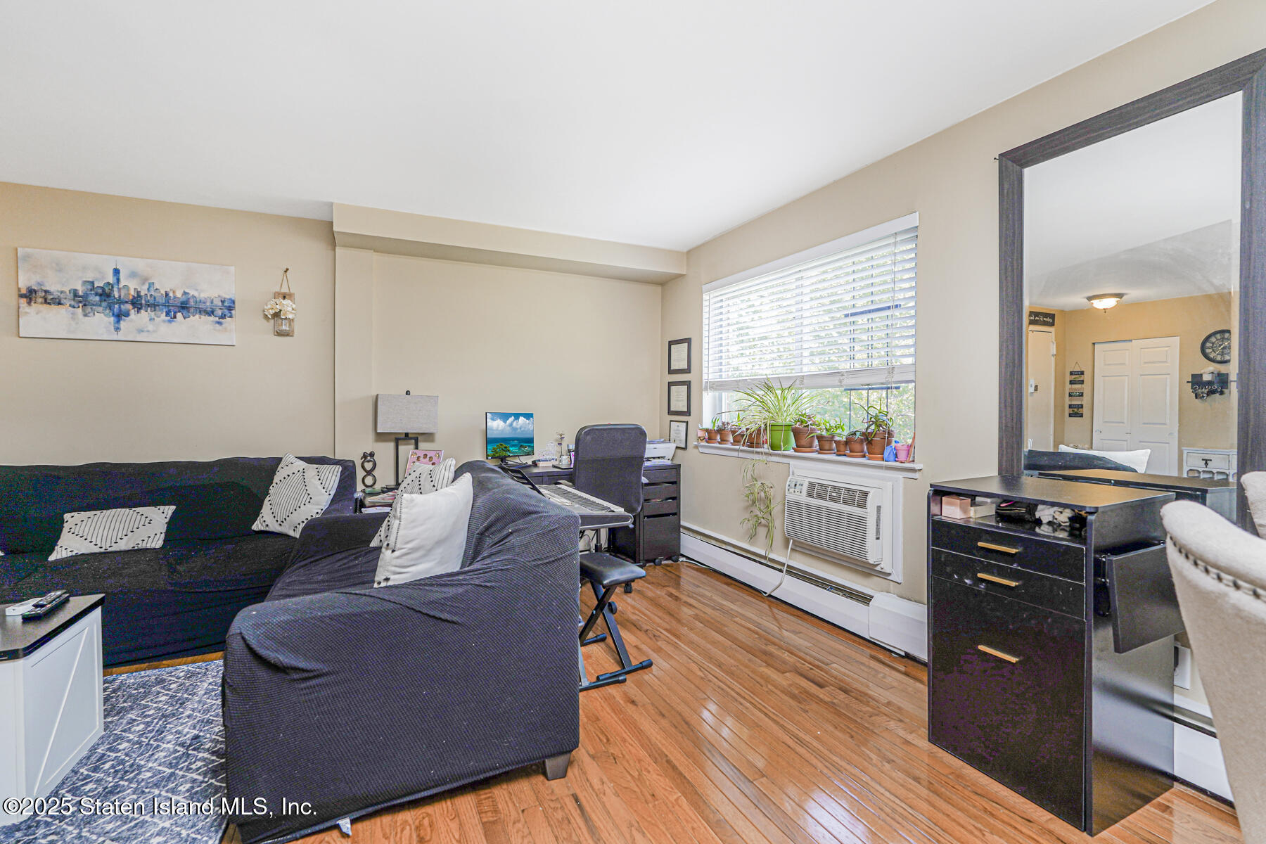 Staten Island, New York 10314, United States, 2 Bedrooms Bedrooms, ,1 BathroomBathrooms,Residential,Active,202911