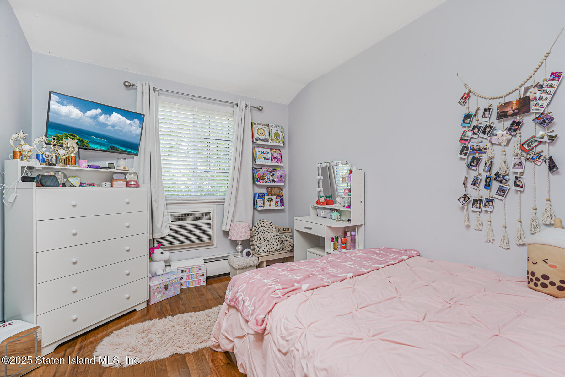 Staten Island, New York 10314, United States, 2 Bedrooms Bedrooms, ,1 BathroomBathrooms,Residential,Active,202911