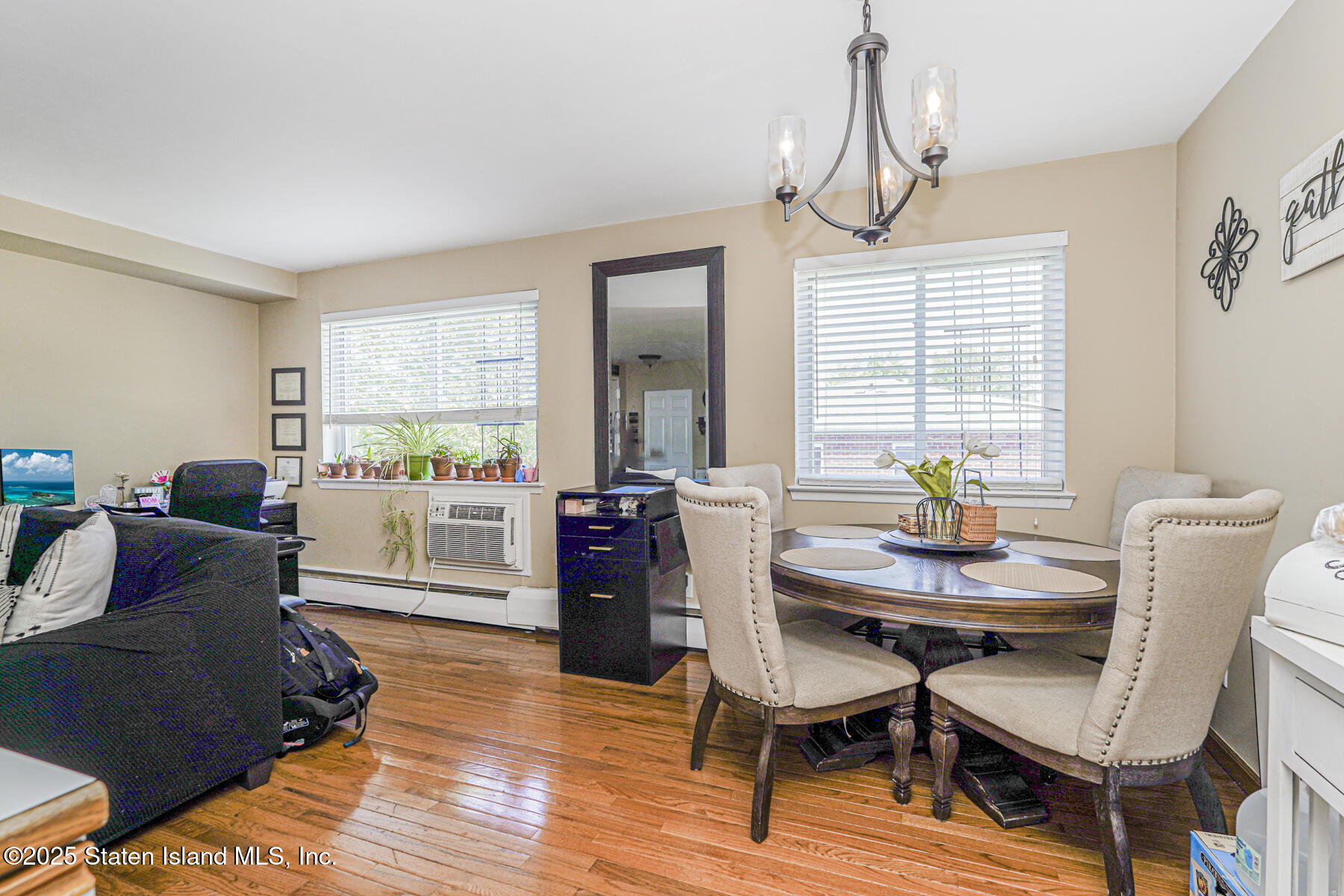 Staten Island, New York 10314, United States, 2 Bedrooms Bedrooms, ,1 BathroomBathrooms,Residential,Active,202911