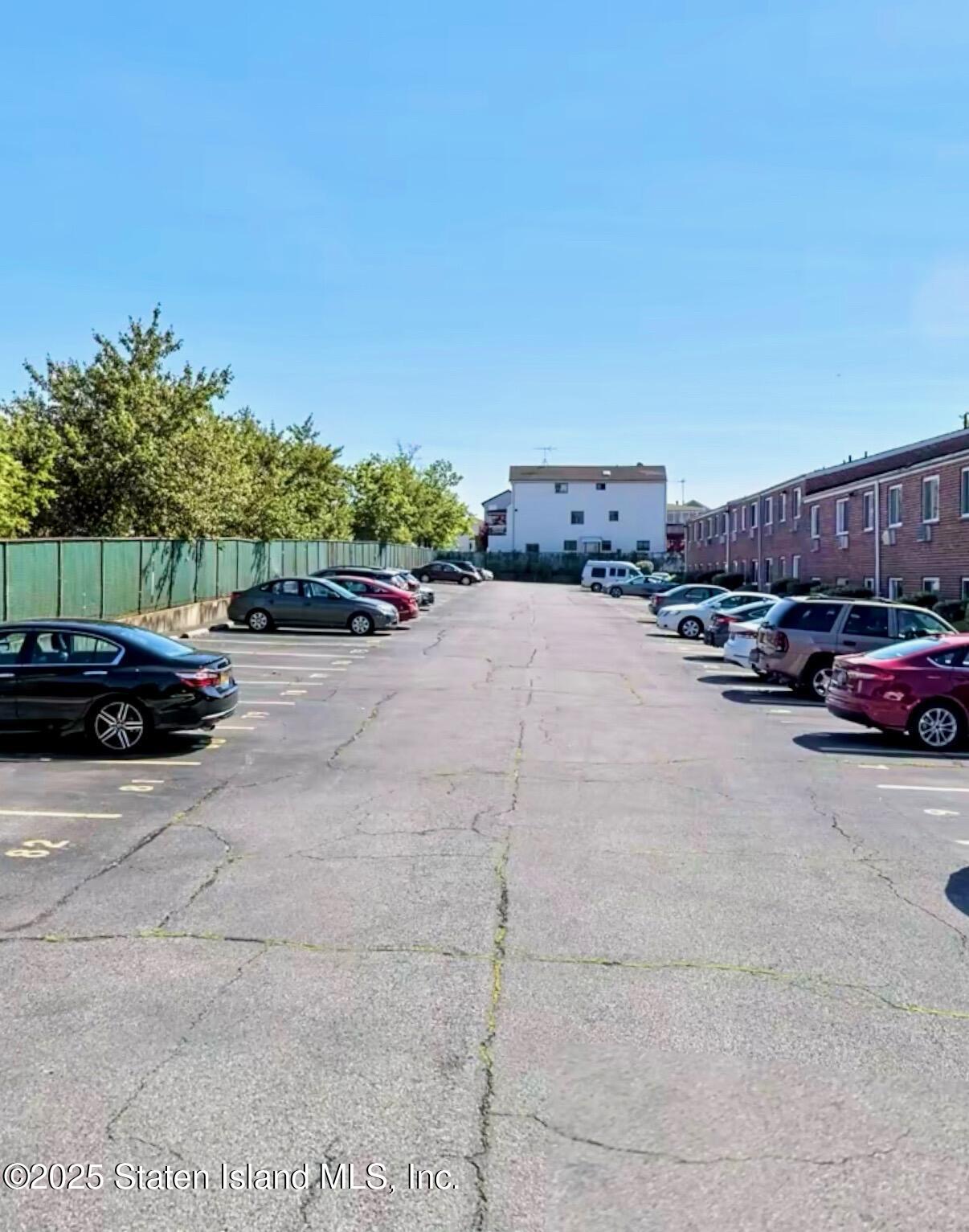 Staten Island, New York 10314, United States, 2 Bedrooms Bedrooms, ,1 BathroomBathrooms,Residential,Active,202911