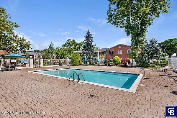 Staten Island, New York 10314, United States, 2 Bedrooms Bedrooms, ,1 BathroomBathrooms,Residential,Active,202911