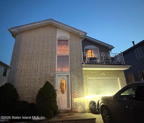 Photo of 148 Memphis Avenue, Staten Island, NY 10312 (MLS # 2601018)