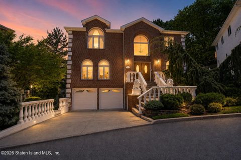 Photo of 58 Michael Loop, Staten Island, NY 10301 (MLS # 2602624)
