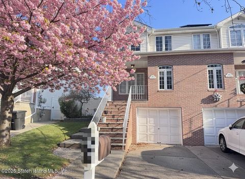 Photo of 305 Corbin Avenue, Staten Island, NY 10308 (MLS # 2507055)