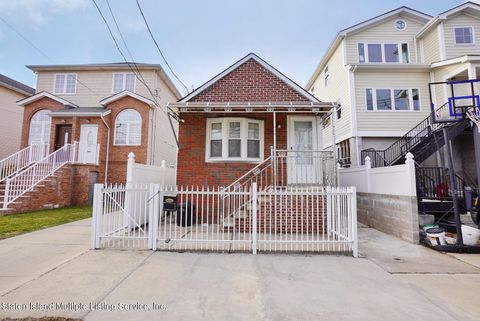 Photo of 1141 Mason Avenue, Staten Island, NY 10306 (MLS # 1160155)