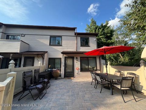 Photo of 30 Selvin Loop, Staten Island, NY 10303 (MLS # 2404409)
