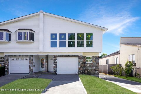 Photo of 199 Bishop Street, Staten Island, NY 10306 (MLS # 1162196)