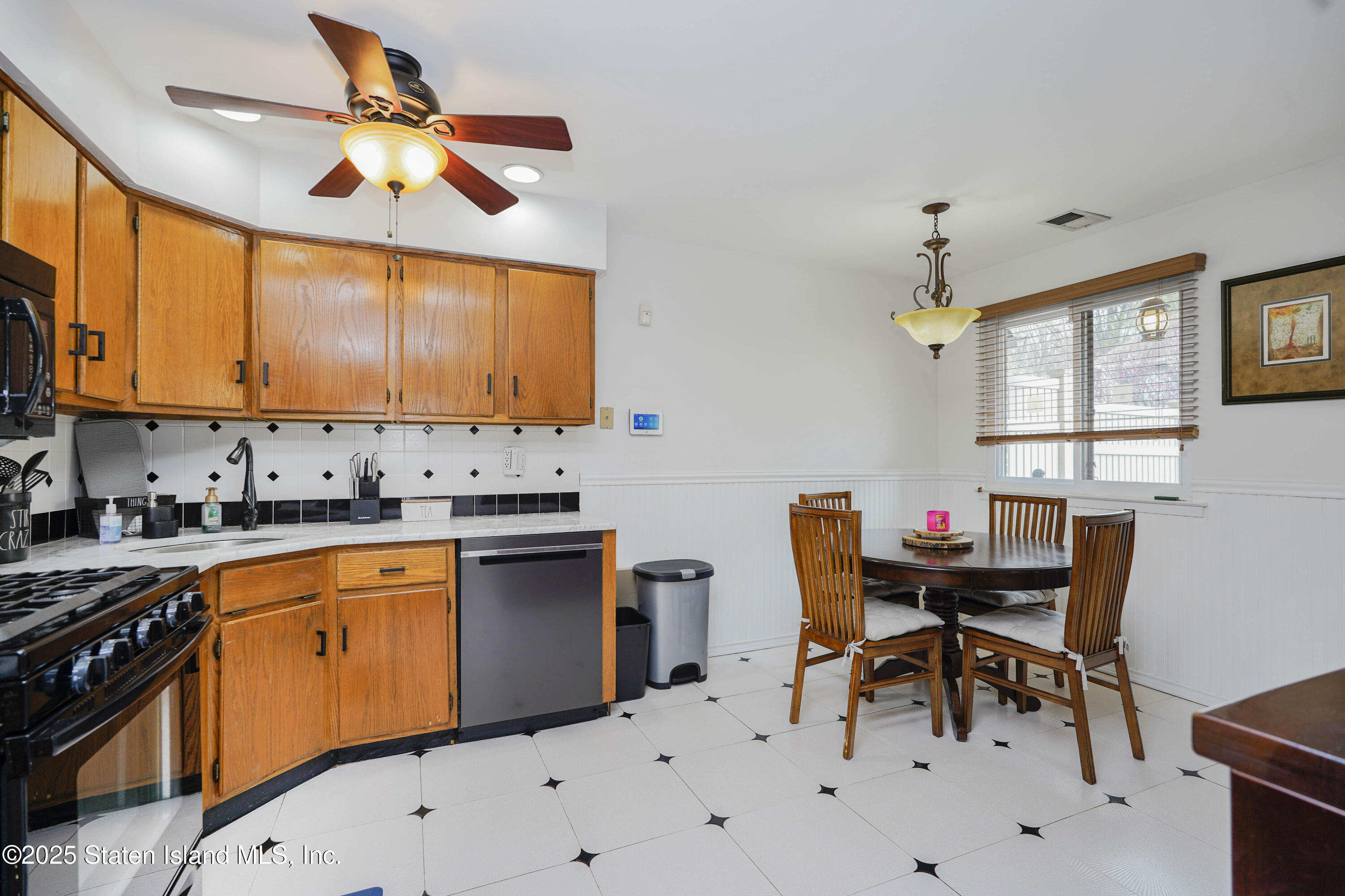 11 Lovell Avenue #A, Staten Island, New York image 8