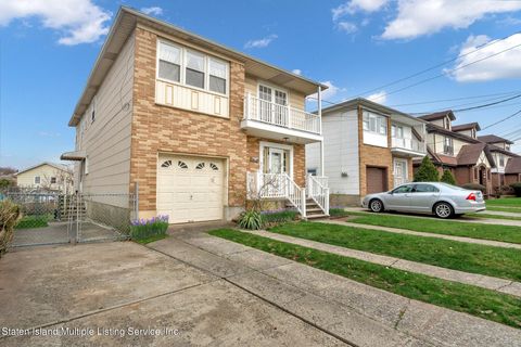Photo of 73 Willowbrook Road, Staten Island, NY 10302 (MLS # 2401978)