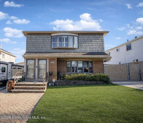 Photo of 744 Sinclair Avenue, Staten Island, NY 10312 (MLS # 2601428)