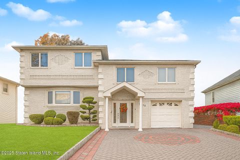 Photo of 46 Durges Street, Staten Island, NY 10304 (MLS # 2506804)