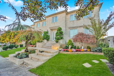 Photo of 184 Connecticut Street, Staten Island, NY 10307 (MLS # 2500094)