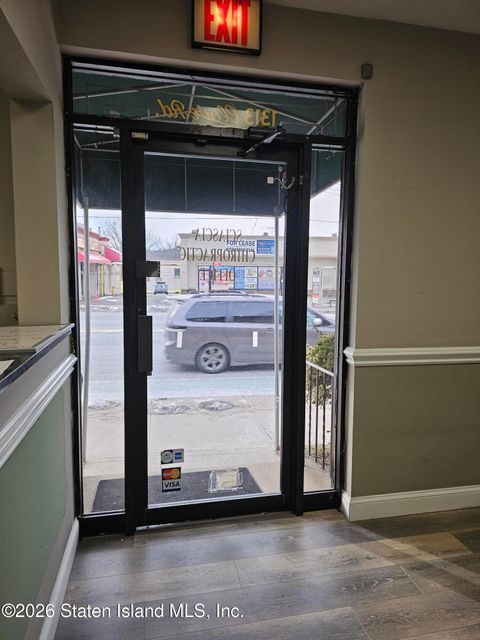 Photo of 1313 Clove Road, Staten Island, NY 10301 (MLS # 2600317)