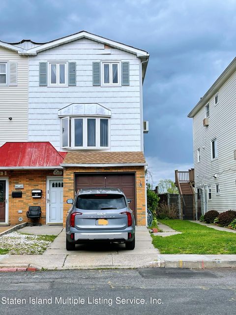 Photo of 467 Stobe Avenue, Staten Island, NY 10306 (MLS # 1162932)