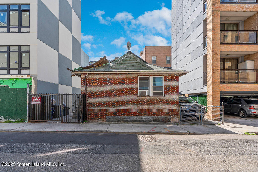 32 Brighton 2nd Place, Brooklyn, New York image 1