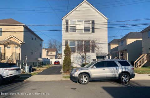 Photo of 213 Liberty Avenue, Staten Island, NY 10305 (MLS # 1165860)