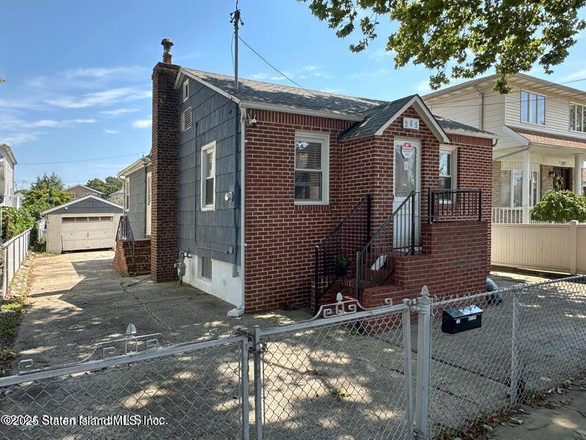 285 Mallory Avenue, Staten Island, New York image 1