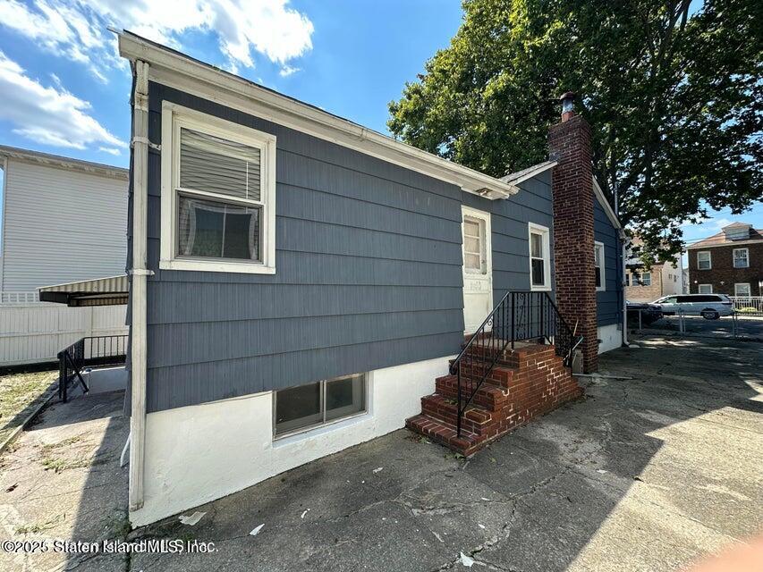 285 Mallory Avenue, Staten Island, New York image 4