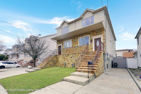 Photo of 89 Glover Street #B, Staten Island, NY 10308 (MLS # 2400562)