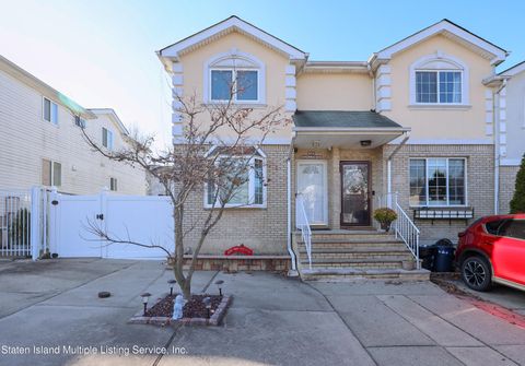 Photo of 30 Kenilworth Avenue, Staten Island, NY 10312 (MLS # 1165833)