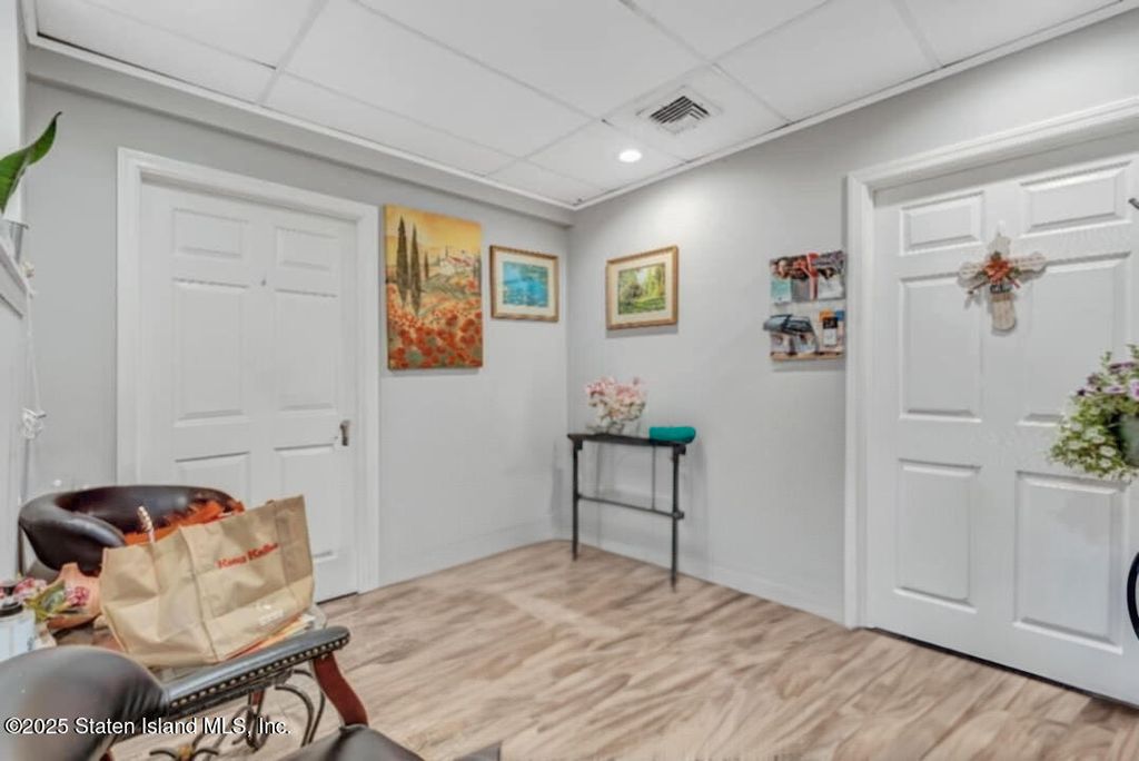 Photo of 482 Manor Road #Bsmt, Staten Island, NY 10314 (MLS # 2505305)