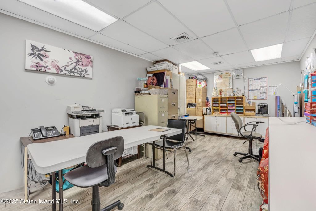 Photo of 482 Manor Road #Bsmt, Staten Island, NY 10314 (MLS # 2505305)